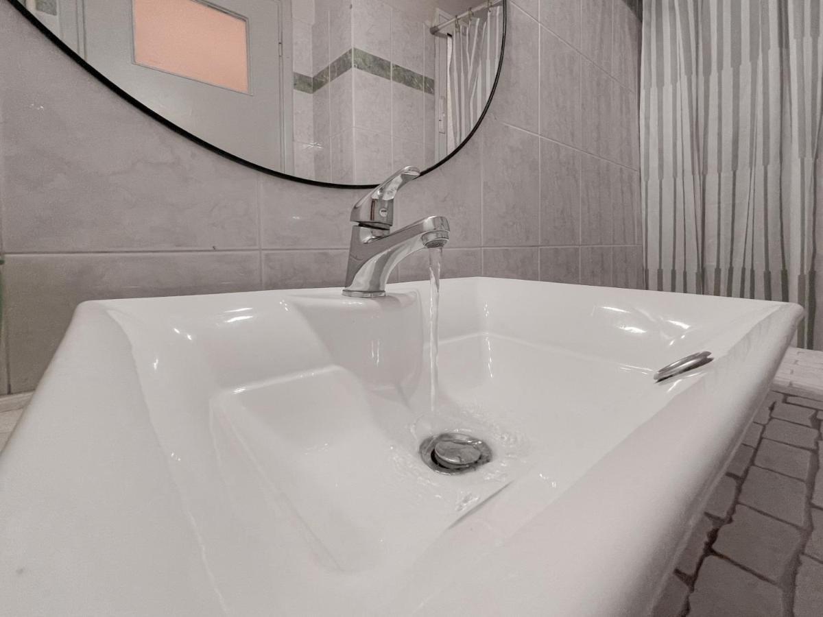 Cute 1Br Apt With Balcony In The Heart Of The City 아테네 외부 사진